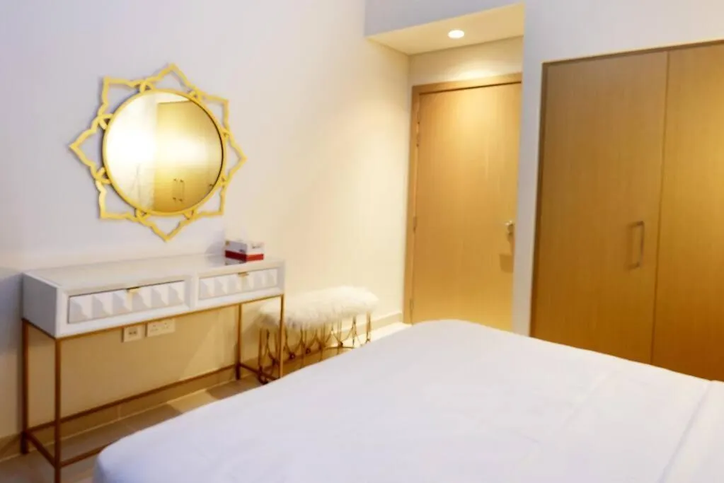 Apartment Brown Stone Holiday Homes Creek Dubai United Arab Emirates