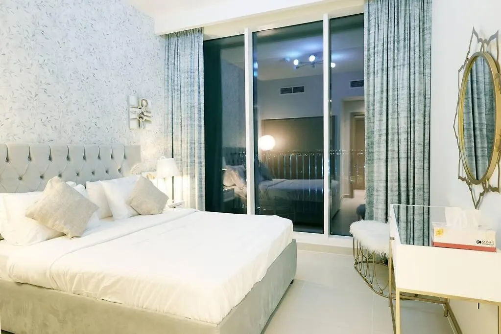 Brown Stone Holiday Homes Creek Dubai Apartment