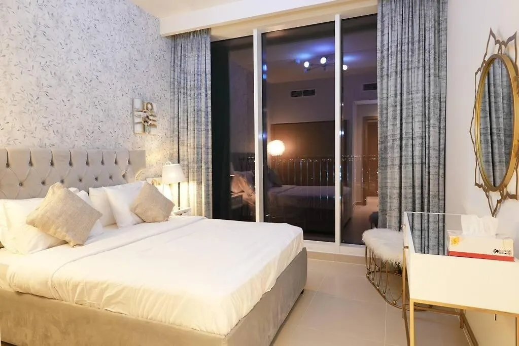 Brown Stone Holiday Homes Creek Dubai Apartment