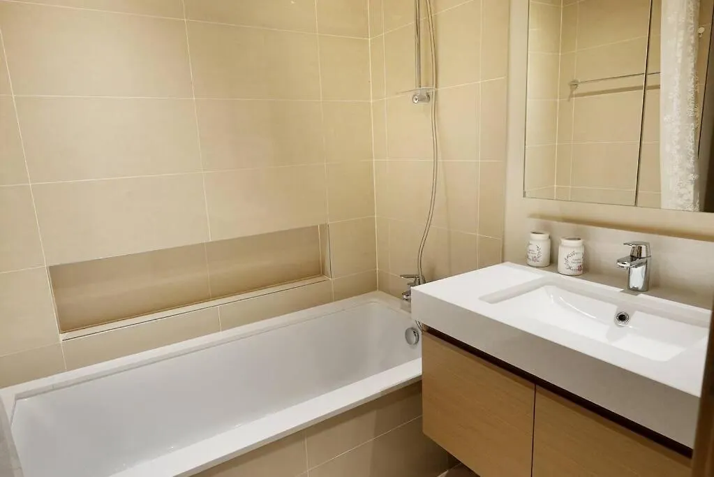 Apartment Brown Stone Holiday Homes Creek Dubai
